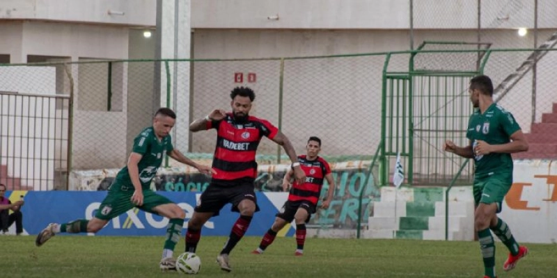 Campinense vence Sousa no Marizão e abre vantagem na semifinal do Paraibano
