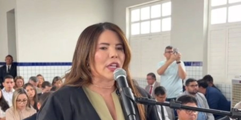 Amanda Silveira representa Legislativo em sessão histórica do TJPB realizada em Sousa