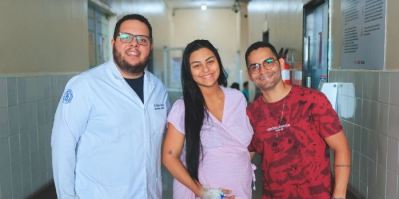 Gestante de 27 semanas supera quadro grave e tem gestação preservada após atendimento no Hospital Edson Ramalho