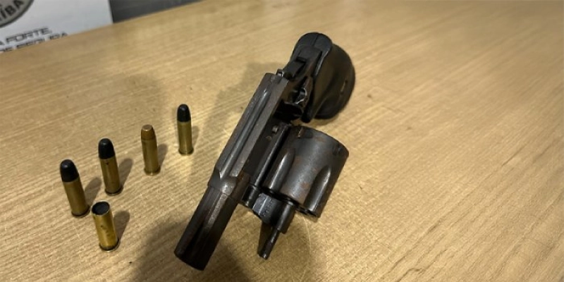 Polícia Militar prende suspeito por porte ilegal de arma de fogo na Capital