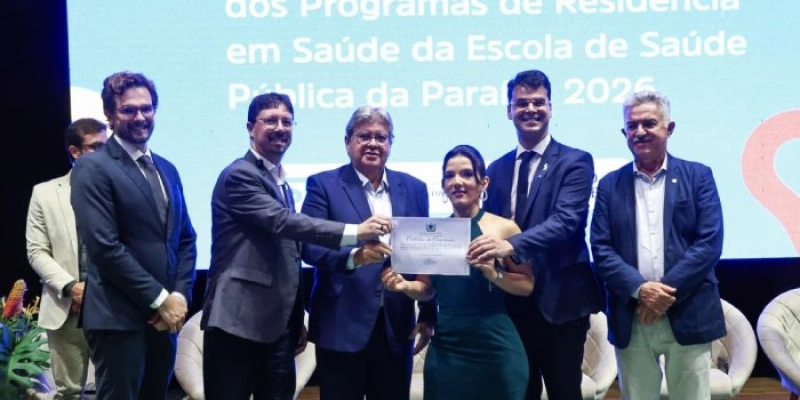 Governador prestigia cerimônia de conclusão dos Programas de Residência da ESP e destaca avanços na Saúde da Paraíba