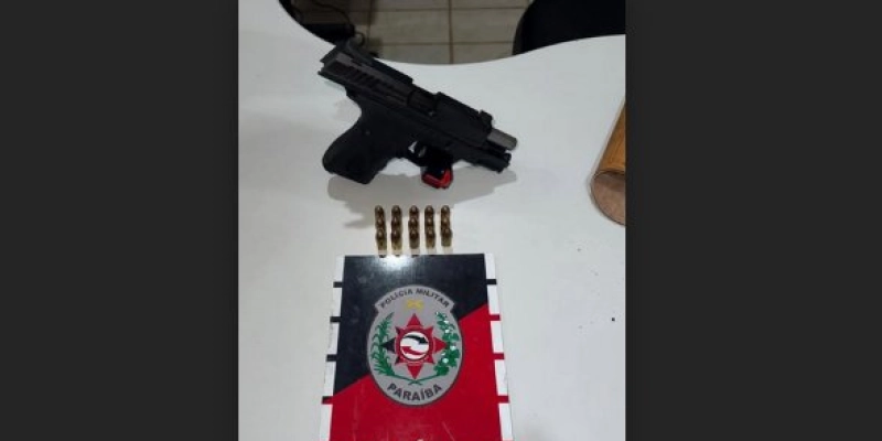 Policiais militares apreendem arma de fogo durante abordagem, na cidade de São Bento