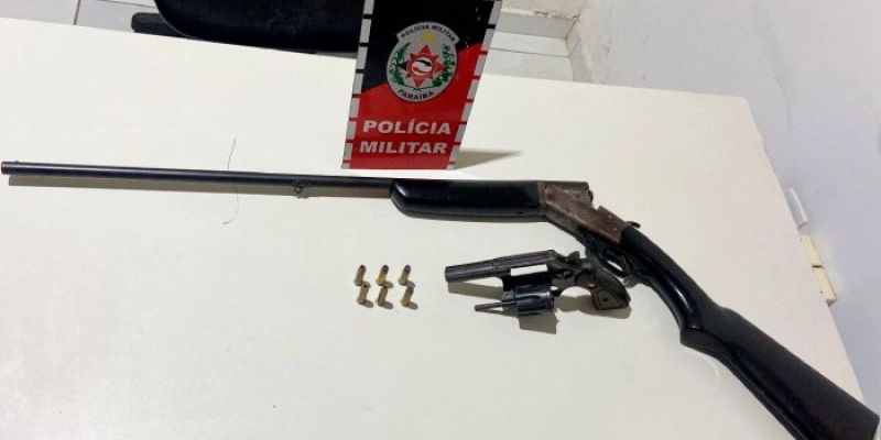 Polícia Militar prende suspeito por posse ilegal de armas em Queimadas