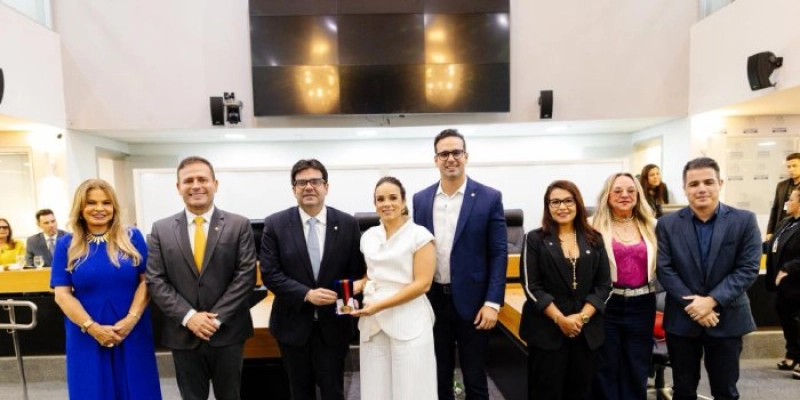 ALPB concede Medalha Epitácio Pessoa à segunda-dama do Estado, Camila Mariz Ribeiro