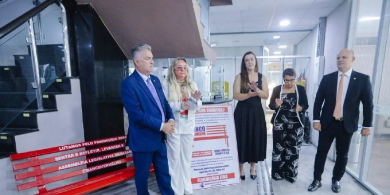 ALPB instala Banco Vermelho e reforça compromisso de proteção às mulheres