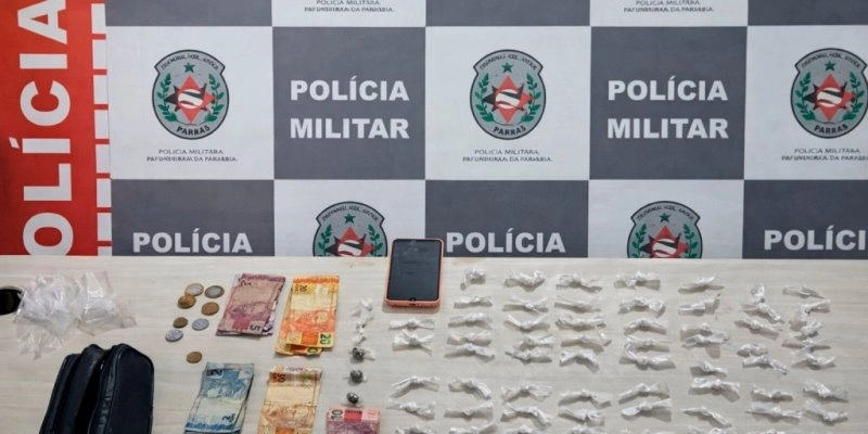 Polícia militar prende suspeito por tráfico de drogas na cidade de Cajazeiras