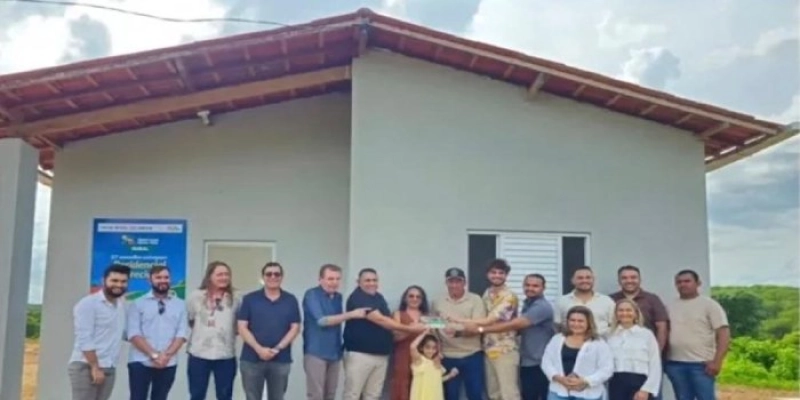 Deputado Chico Mendes participa de entrega de casas do Residencial Aparecida II
