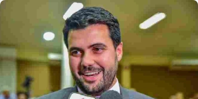 Secretário de Educação projeta retorno à ALPB e mira presidência do Legislativo