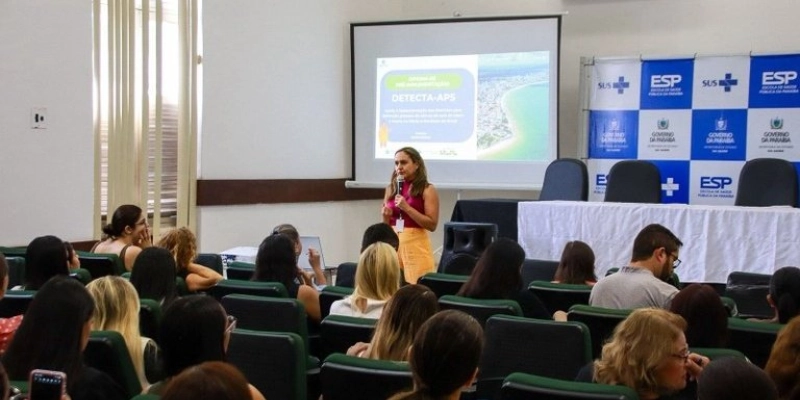 Saúde promove oficina sobre ação para detecção precoce dos cânceres de colo do útero e de mama