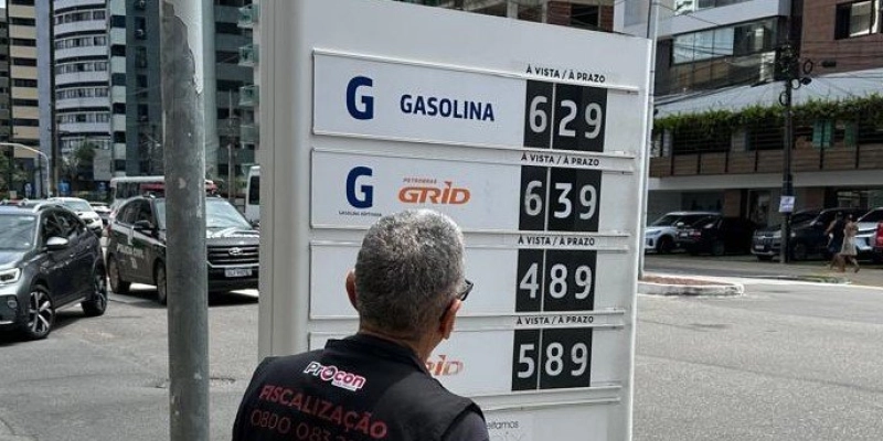 Procon autua 13 distribuidoras de combustíveis, em JP, por sonegar informações; fiscalização aos postos continua