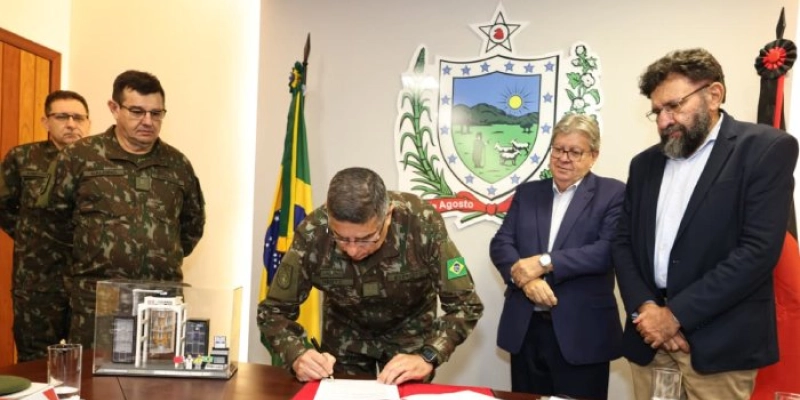 João Azevêdo assina protocolo de cooperação com o Exército para desenvolvimento do Centro de Computação Quântica