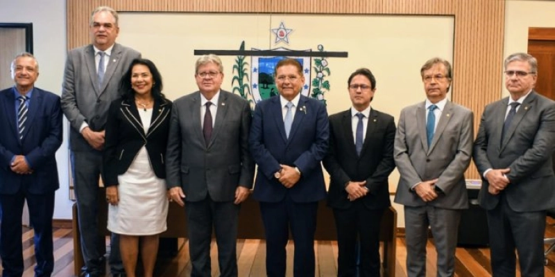Em última reunião interpoderes, João Azevêdo destaca tranquilidade na transição administrativa com o vice-governador Lucas Ribeiro