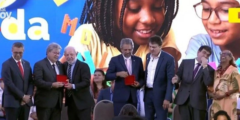 Paraíba recebe Selo Ouro em alfabetização em cerimônia realizada em Brasília