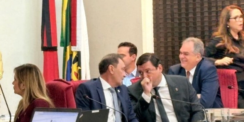 Deusdete Queiroga e Taciano Diniz assumem cadeiras no TCE-PB