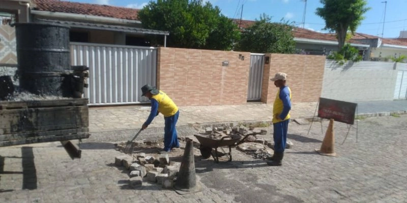 Mais de 30 bairros recebem a operação tapa-buraco nesta quarta-feira