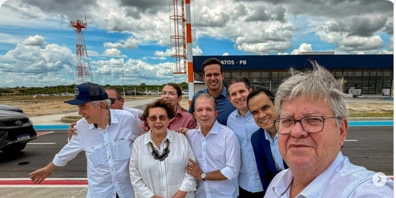 João Azevêdo anuncia pacote de obras e investimentos durante agenda em Patos