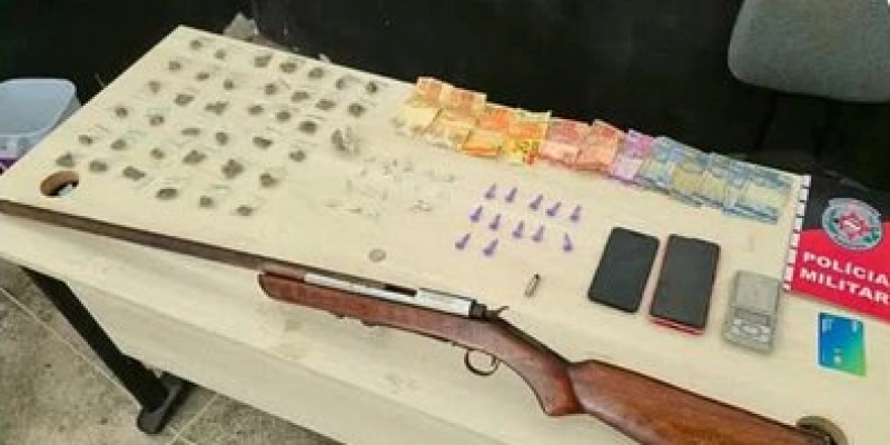 Polícia Militar apreende menor por tráfico de drogas e posse de arma de fogo em Cajazeiras
