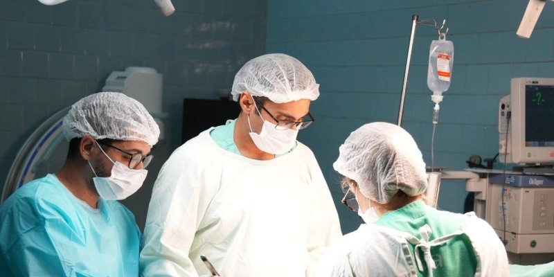 Hospital Edson Ramalho realiza procedimento inédito no SUS da Paraíba e amplia chances de cura em paciente com câncer