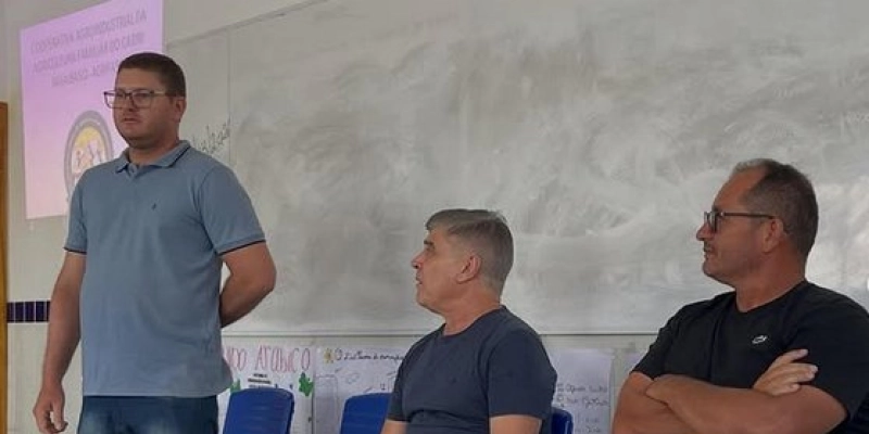 Wellington Roberto destina maquinário e verba para fortalecer cooperativismo em Serra Branca