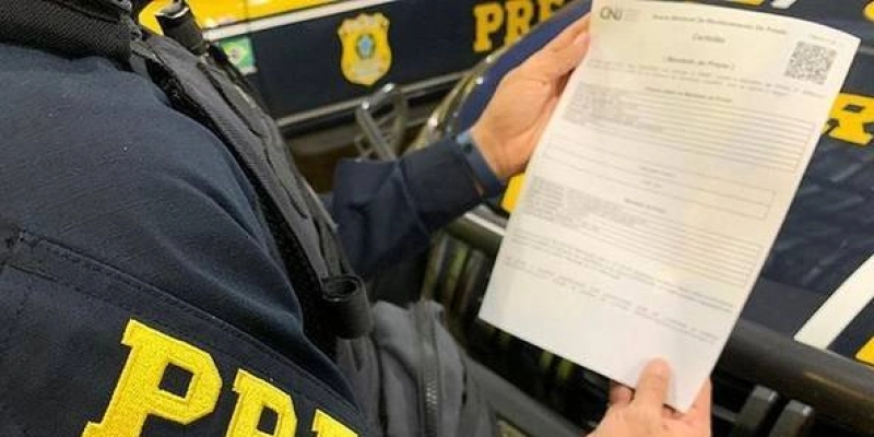 PRF prende homem com mandado de prisão por falta de pagamento de pensão alimentícia no Sertão paraibano