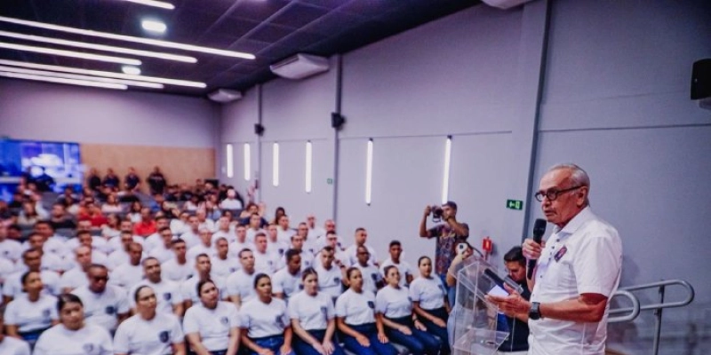 Cícero Lucena inicia formação de 52 novos guardas-civis metropolitanos