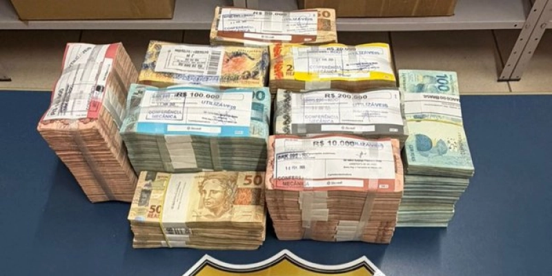 PF investiga lavagem de dinheiro e apreende R$ 500 mil em ação