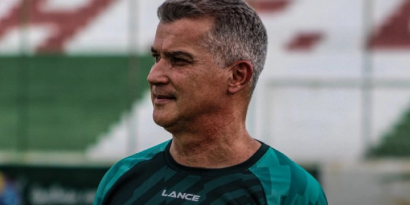 Sousa demite Alessandro Telles após derrota na estreia da Série D