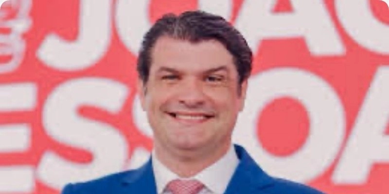 Reunião convocada por Léo Bezerra reúne maioria dos vereadores, mas registra sete ausências