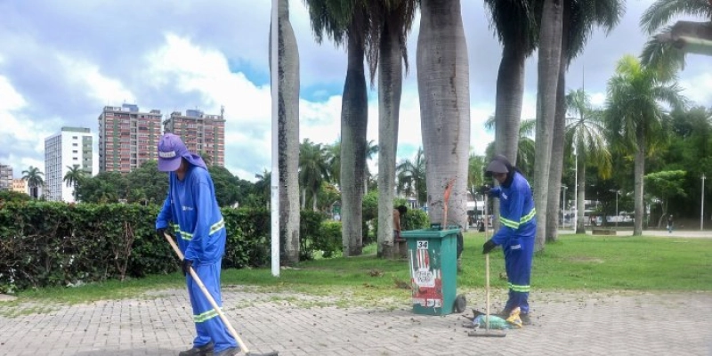 Emlur intensifica serviços de limpeza urbana em diversos bairros de João Pessoa nesta quinta-feira