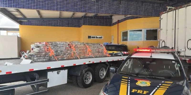 Caminhão frigorífico que vinha para a Paraíba é interceptado com quase 2 toneladas de droga na Bahia