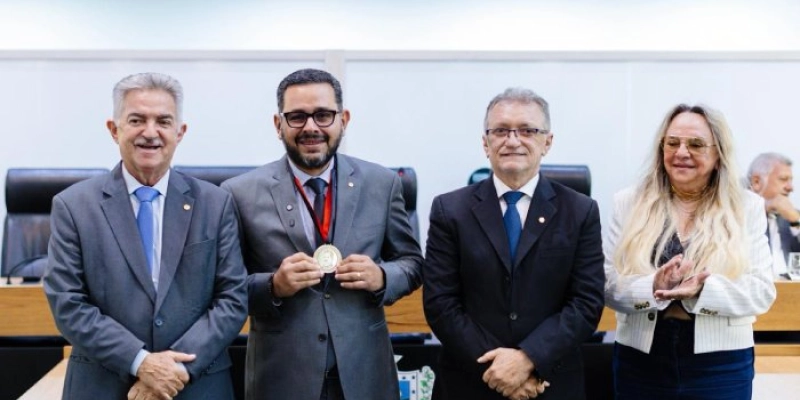 ALPB concede medalha Epitácio Pessoa ao presidente da Cagepa, Marcus Vinícius