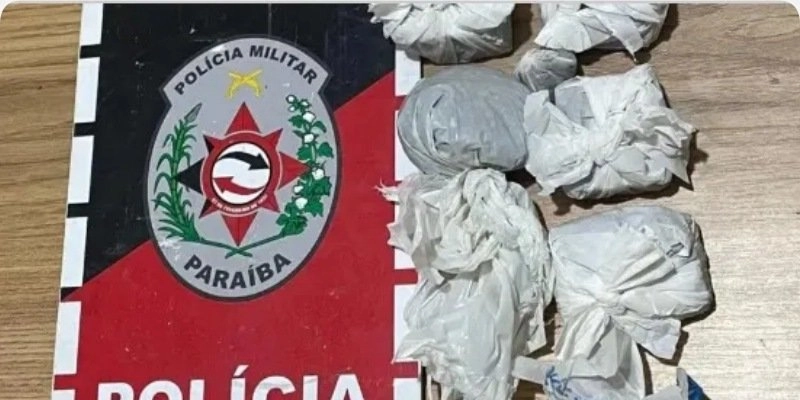 Polícia Militar desarticula ponto de venda de drogas e prende suspeito em Pombal