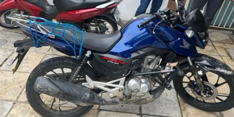 ROTAM prende suspeito de furtar moto e usar veículo em assalto na cidade de Cajazeiras