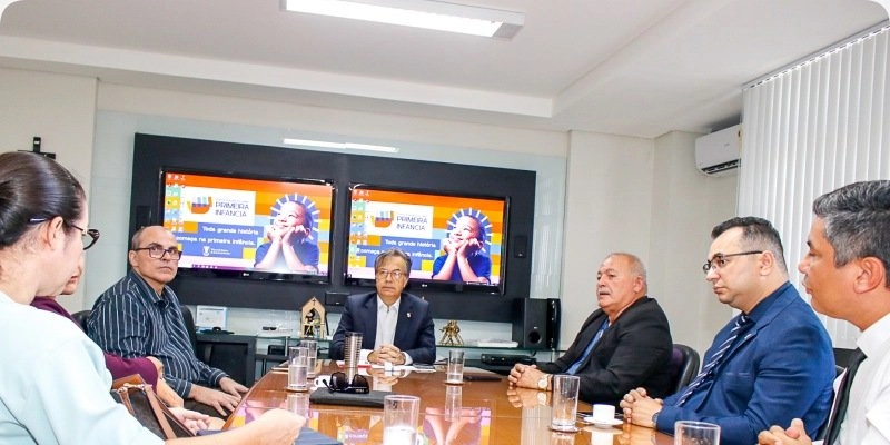 TCE-PB recebe prefeito de Patos para discutir políticas públicas com foco na Primeira Infância