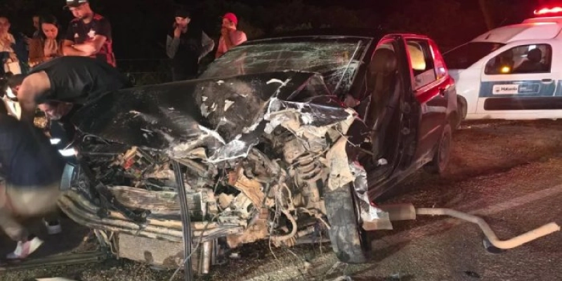 Bebê de cinco meses e dois adultos morrem em forte colisão entre carros no Sertão da PB