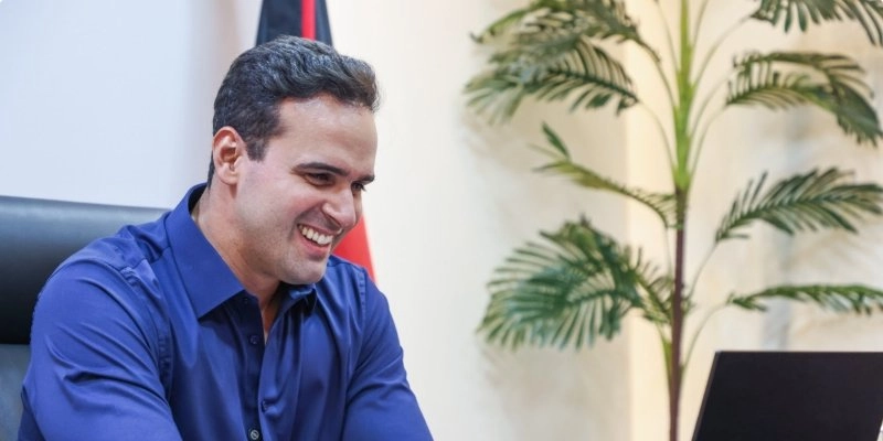 Lucas Ribeiro anuncia convênio de R$ 2,2 milhões na pavimentação de 20 ruas de Mamanguape e destaca importância na qualidade de vida da população 