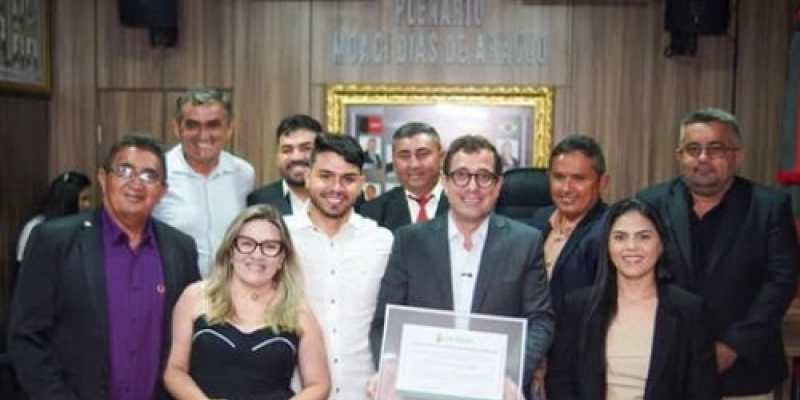 Deputado Gervásio Maia é condecorado com Título de Cidadão em Vista Serrana
