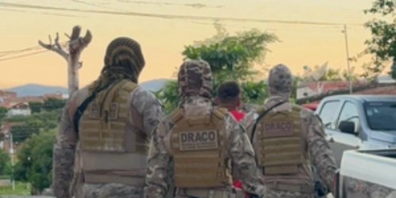 Operação é deflagrada contra tráfico e homicídios em Patos; seis pessoas presas e armas apreendidas