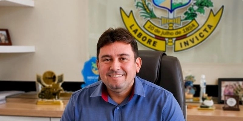 Prefeito Helder Carvalho envia projeto que proíbe condenados por maus-tratos a animais de assumirem cargos públicos em Sousa