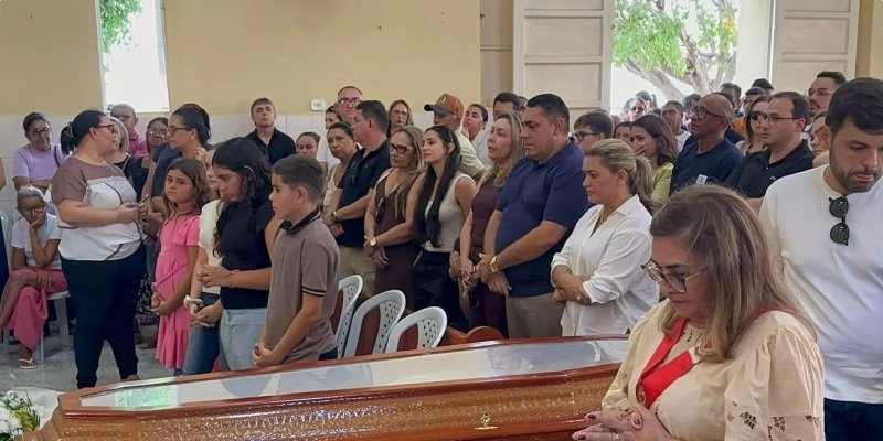 Aparecida se despede de Dona Gracinha Rabelo, mãe do prefeito João Neto; Imagens