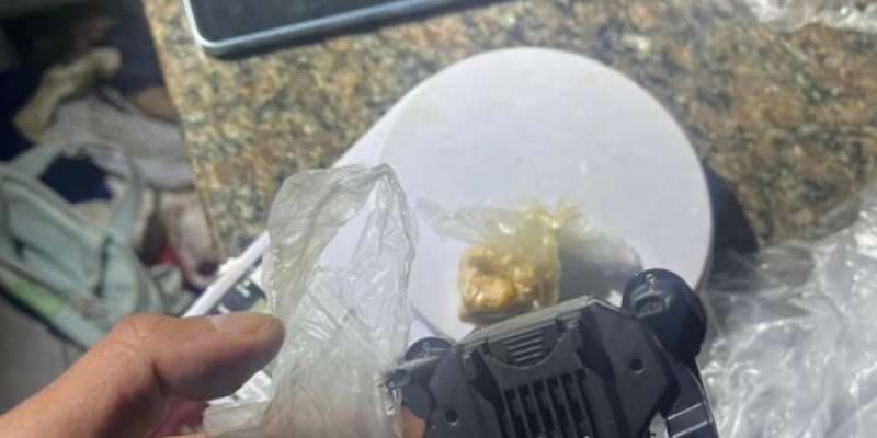Polícia Militar prende pela segunda vez mulher por tráfico e apreende drogas, balança e drone para monitoramento em São João do Rio do Peixe