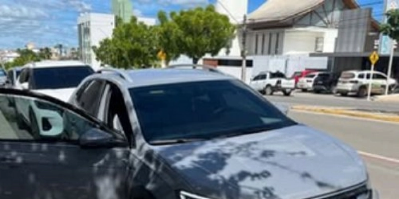 PM apreende veículo com sinais de adulteração após alerta de sistema de monitoramento em Cajazeiras