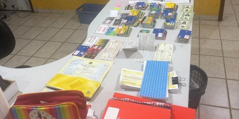 PM prende casal por agiotagem e apreende mais de 300 cartões bancários em Catolé do Rocha
