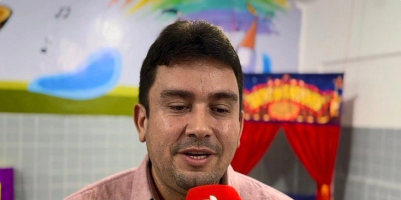 Helder Carvalho apresenta nesta quinta as atrações do São Júlio 2026 em Sousa, e revela um dos artistas contratado: João Gomes 