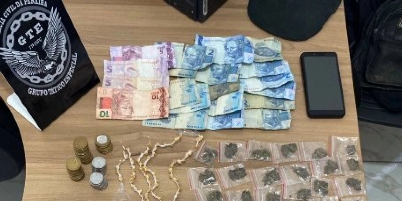 Jovem de 18 anos é preso em área de mata com drogas, pistola e munições durante ação da Polícia Civil