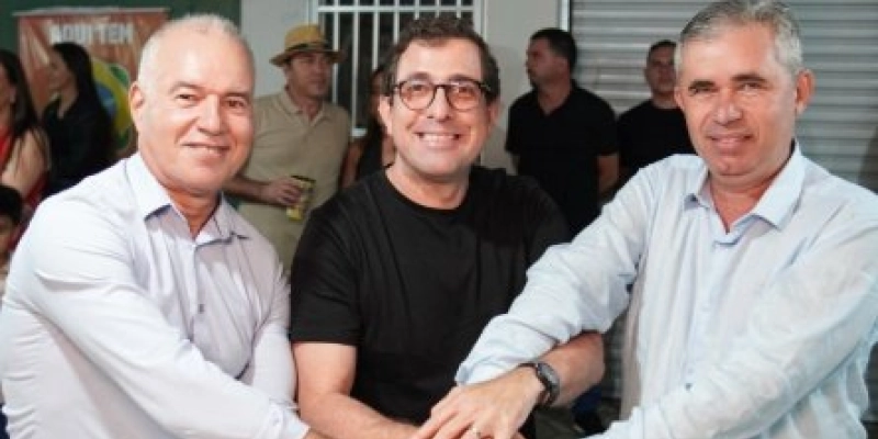 Gervásio Maia destaca investimentos durante celebração em Algodão de Jandaíra