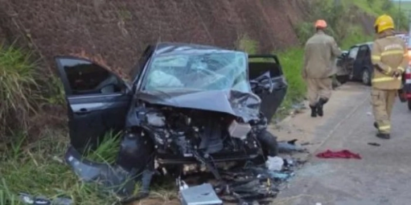 Colisão frontal deixa uma vítima fatal e três feridos na PB-028, na Paraíba