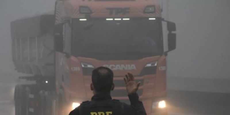 PRF registra redução de acidentes e mortes durante Operação Dia do Trabalhador na Paraíba sob fortes chuvas