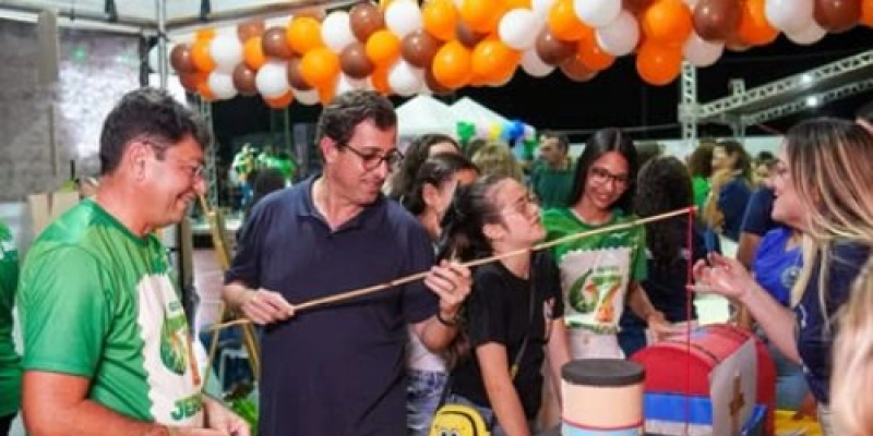 Gervásio Maia destaca investimentos de R$ 18 milhões em Jericó durante Feira Cultural