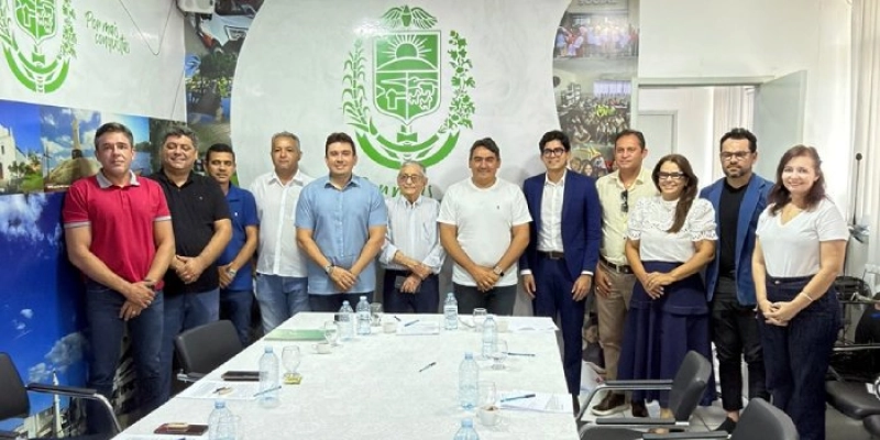 Gestores municipais e representantes do Hospital Napoleão Laureano alinham ações para atendimento oncológico no Centro Oncológico de Sousa